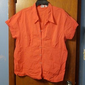 Short sleeve top, melon orange in color